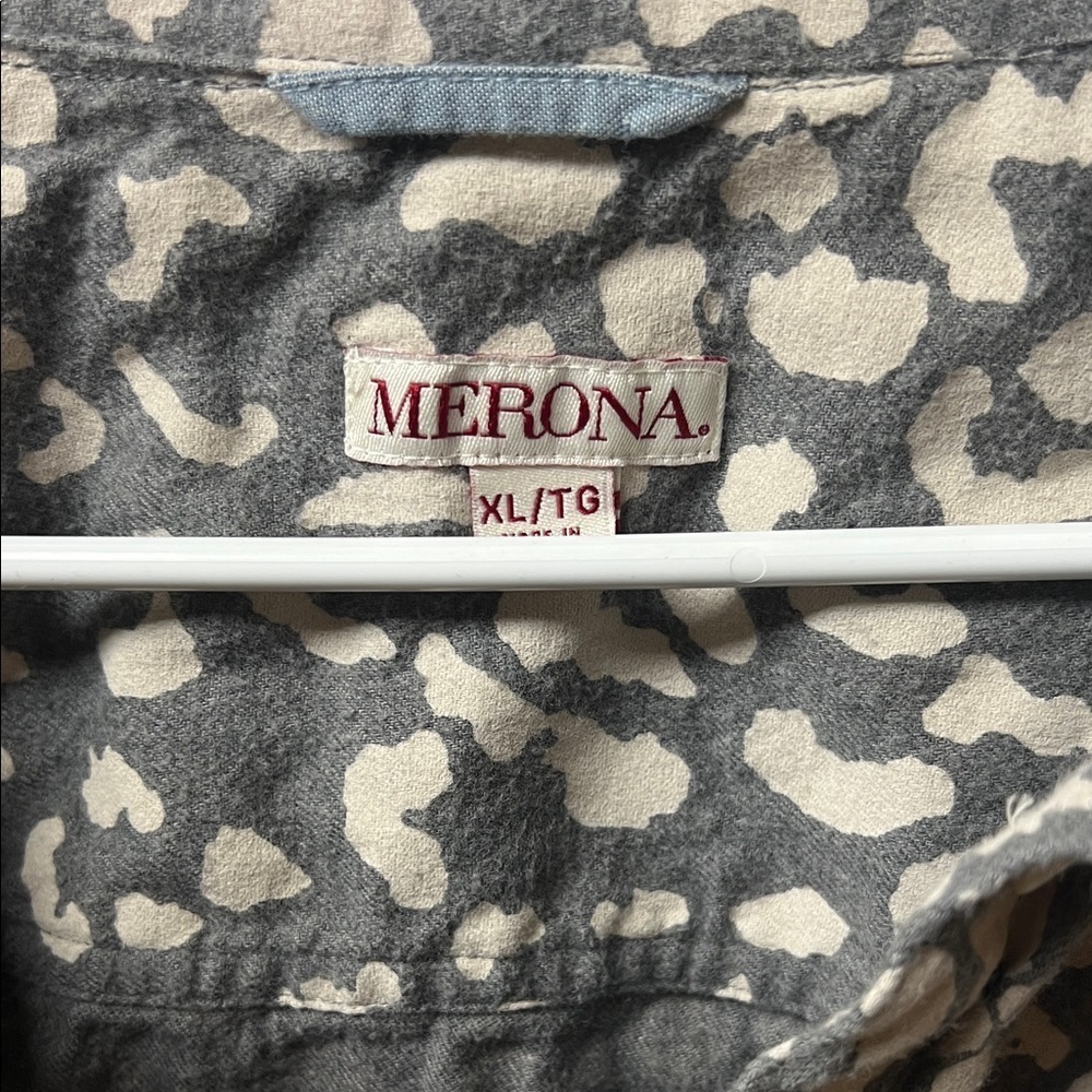 Target "Merona"  Gray & Cream Leopard Half Button Down Shirt, XL - Picture 2 of 4